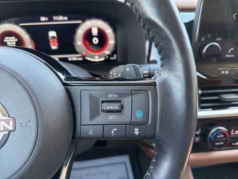 Used 2022 Nissan Pathfinder Platinum w/ Lighting Package (N92) FWD image 24