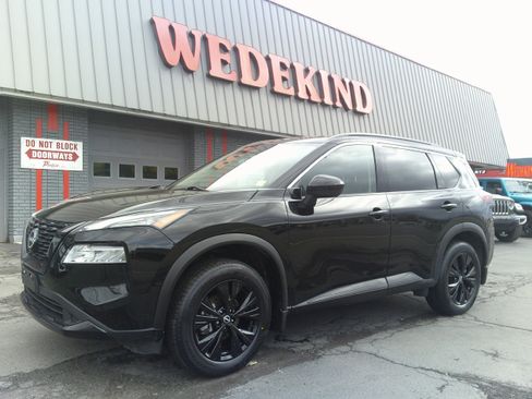 Used 2023 Nissan Rogue SV w/ SV Premium B Package image 1