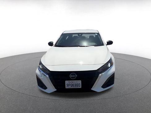 Used 2025 Nissan Altima 2.5 SV FWD image 4