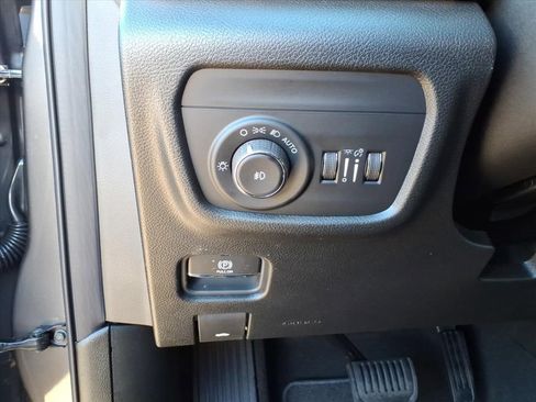 New 2025 Jeep Grand Cherokee L Limited image 18