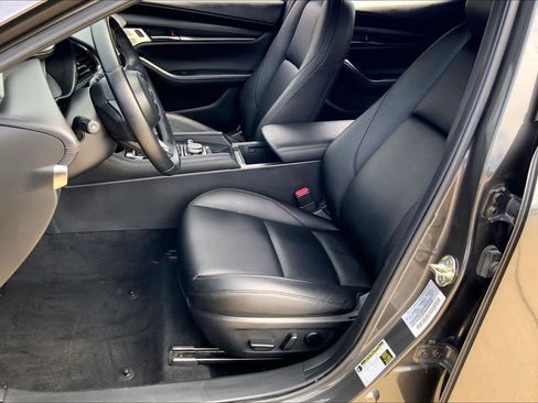 Used 2019 MAZDA MAZDA3 AWD Hatchback w/ Preferred Pkg image 8