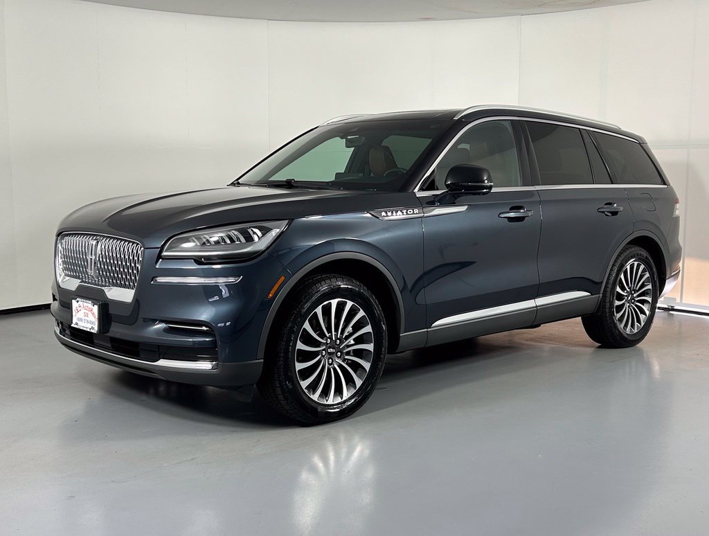 Used 2023 Lincoln Aviator Reserve w/ Elements Package Plus AWD/4WD image 3