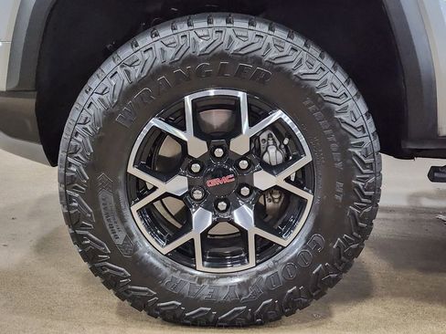 Used 2023 GMC Canyon AT4X image 28