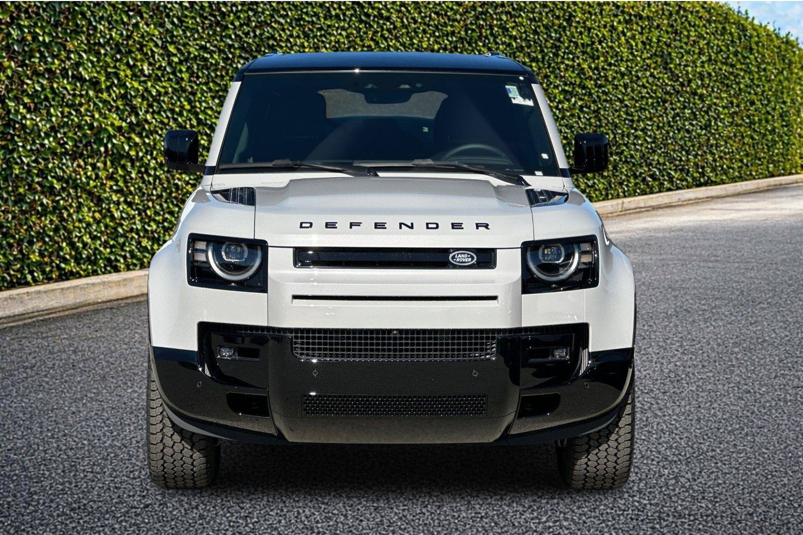 New 2026 Land Rover Defender 110 X-Dynamic SE AWD/4WD image 9