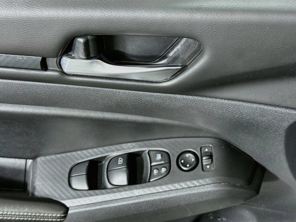 Certified 2024 Nissan Altima 2.5 SV FWD image 22