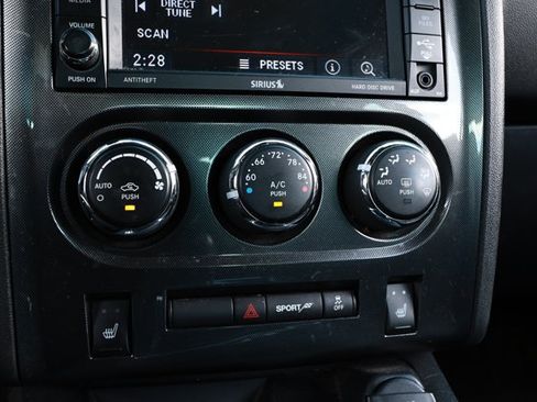 Used 2014 Dodge Challenger SXT RWD image 16