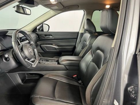 Used 2022 Nissan Pathfinder SL image 32