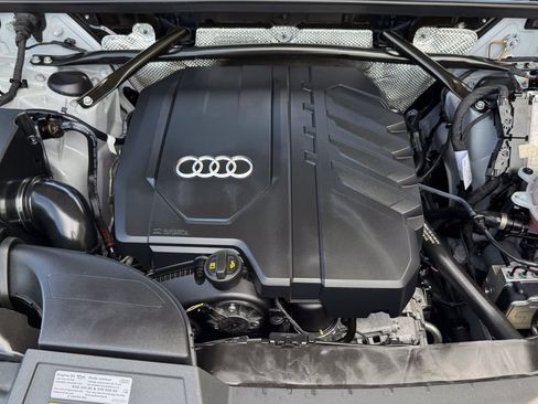 Used 2023 Audi Q5 2.0T Premium Plus w/ Premium Plus Package AWD/4WD image 11