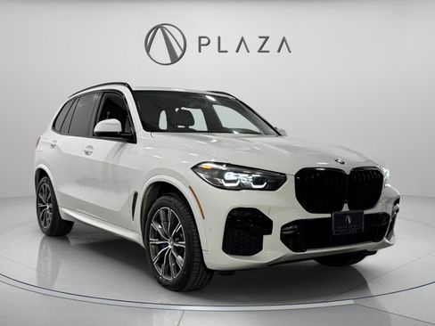 Used 2022 BMW X5 M50i image 6