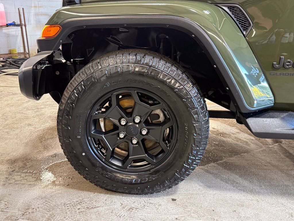 Used 2021 Jeep Gladiator Sport AWD/4WD image 35