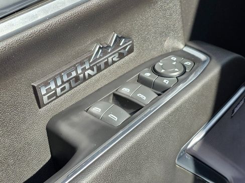 Used 2022 Chevrolet Silverado 1500 High Country image 29