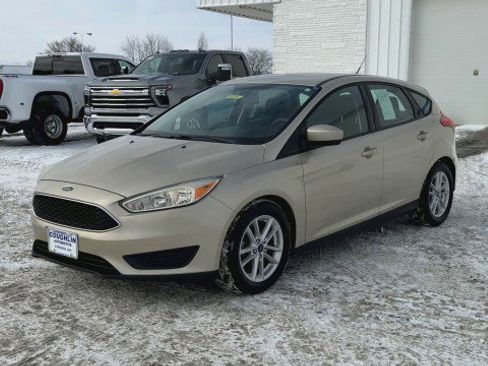 Used 2018 Ford Focus SE image 4