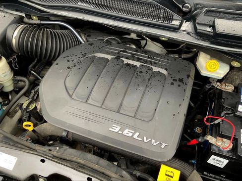 Used 2014 Dodge Grand Caravan American Value Package FWD image 30