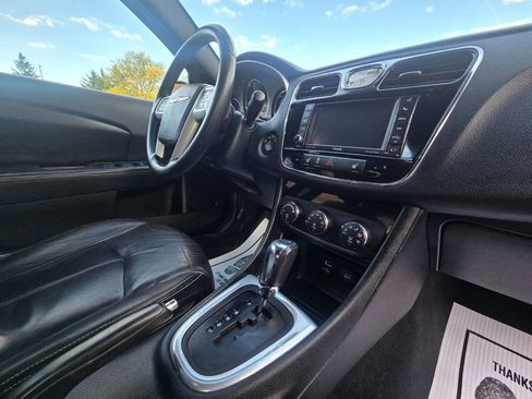 Used 2013 Chrysler 200 Limited FWD image 26