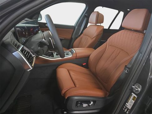 New 2026 BMW X5 M60i w/ Executive Package image 10