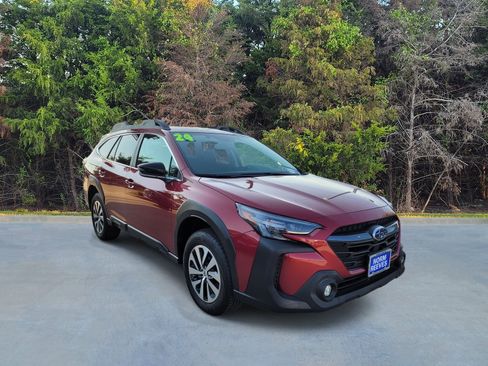 Certified 2025 Subaru Outback Premium AWD/4WD image 16