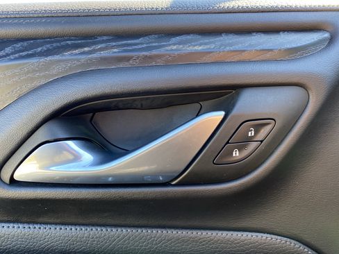 Used 2022 GMC Yukon XL Denali w/ Denali Ultimate Package image 19