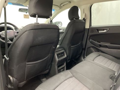Used 2018 Ford Edge SE image 24