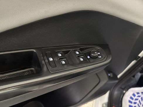 Used 2022 Volkswagen Taos SE image 15