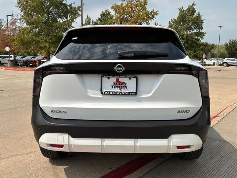 Used 2026 Nissan Kicks SV w/ Cold Weather Package AWD/4WD image 7
