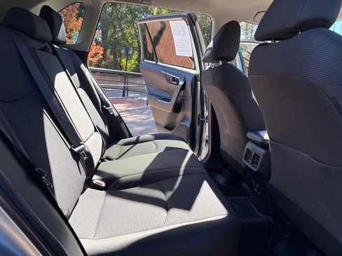 Used 2022 Toyota RAV4 LE image 13