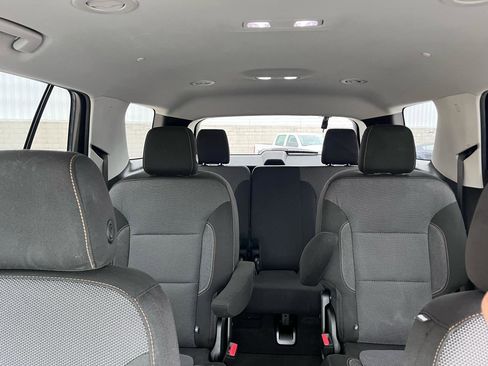 Used 2018 Chevrolet Traverse LT FWD image 15