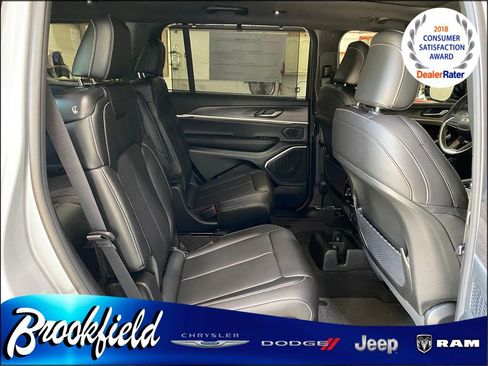 New 2025 Jeep Grand Cherokee L Limited w/ Luxury Tech Group II image 21