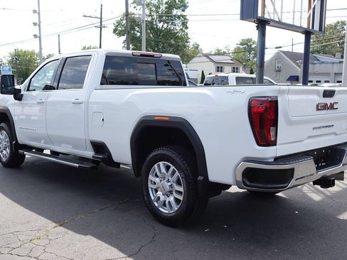 Used 2024 GMC Sierra 2500 SLE w/ SLE Value Package AWD/4WD image 2