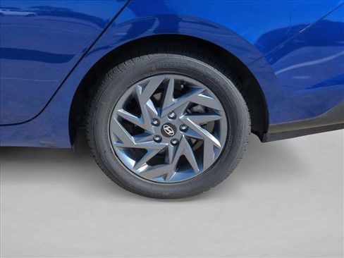 Used 2024 Hyundai Elantra SEL image 20