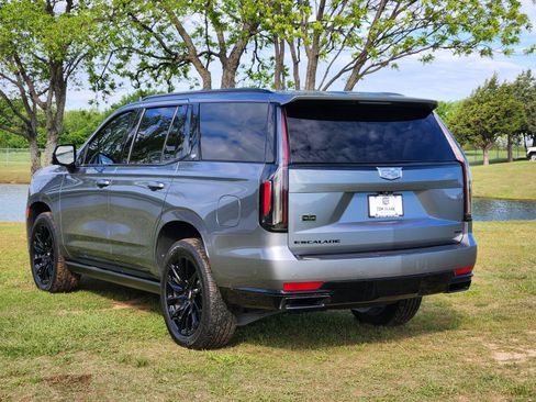 Used 2022 Cadillac Escalade Sport w/ Touring Package AWD/4WD image 4