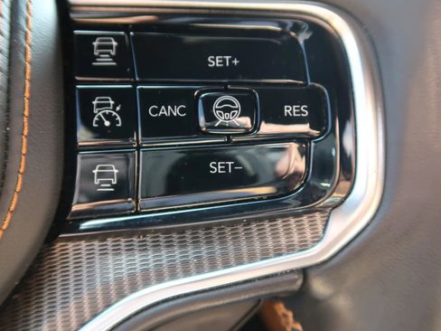 Used 2023 Jeep Grand Wagoneer Series III w/ Rear Seat Video Group 1 AWD/4WD image 39