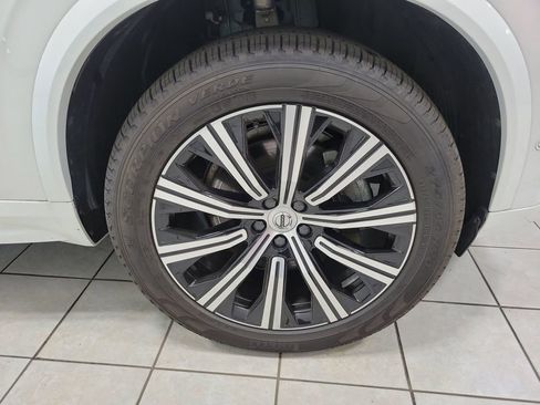 Used 2024 Volvo XC90 B6 Plus image 58