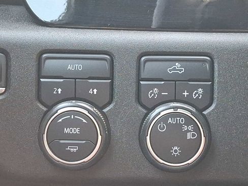 Used 2022 Chevrolet Silverado 1500 LT image 26