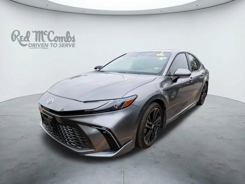 Used 2025 Toyota Camry XSE FWD image 1