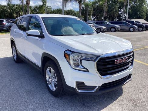Used 2022 GMC Terrain SLE FWD image 4