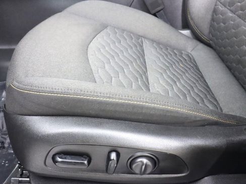 Used 2021 Chevrolet Equinox LT image 25