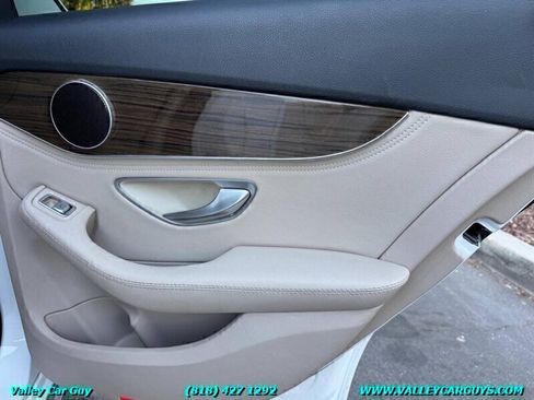Used 2015 Mercedes-Benz C 300 4MATIC Sedan image 22
