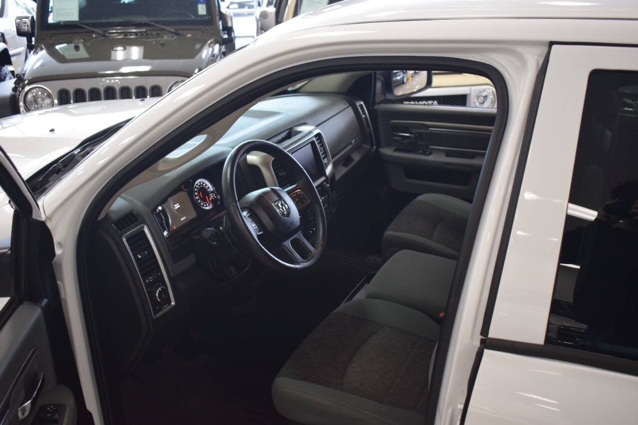 Used 2018 RAM 1500 Big Horn RWD image 32