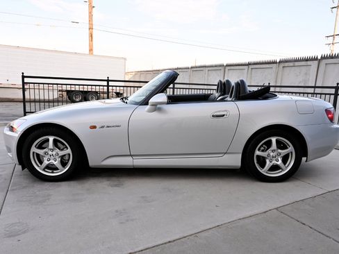 Used 2002 Honda S2000 image 5