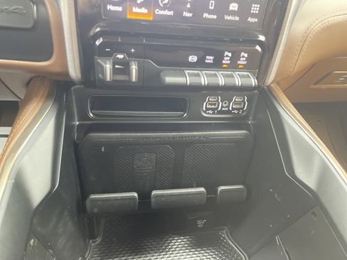 Used 2022 RAM 3500 Limited image 29