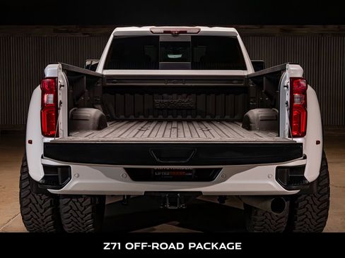 Used 2020 Chevrolet Silverado 3500 High Country AWD/4WD image 8