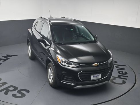 Used 2020 Chevrolet Trax LT w/ LT Convenience Package AWD/4WD image 22