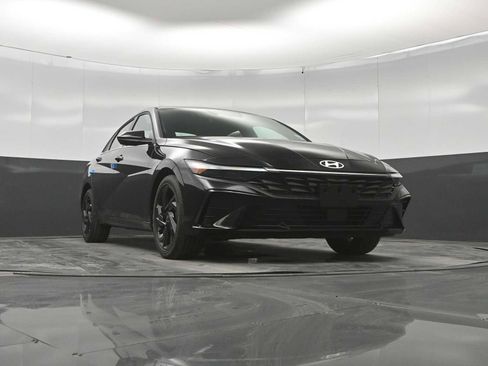 New 2026 Hyundai Elantra SEL Sport FWD image 34
