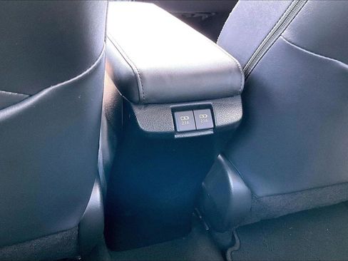 Used 2021 Toyota Prius Prime XLE w/ Carpet Mat Package (TMS) FWD image 10