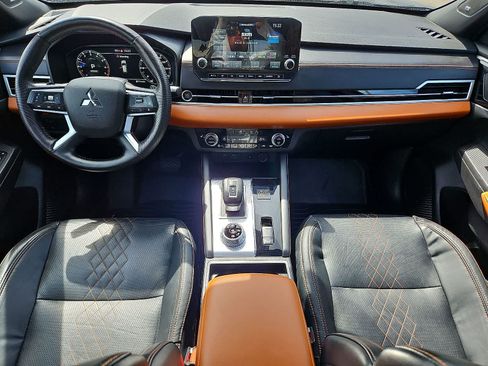 Used 2023 Mitsubishi Outlander SEL 40th Anniversary AWD/4WD image 11