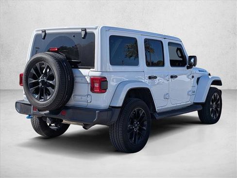 Used 2022 Jeep Wrangler Unlimited Sahara image 5