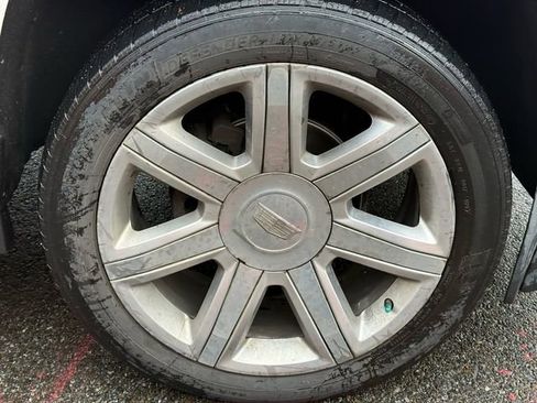 Used 2017 Cadillac Escalade ESV Luxury image 15