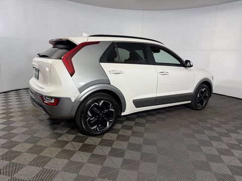 Used 2023 Kia Niro Wave w/ Wave Preserve Package image 12