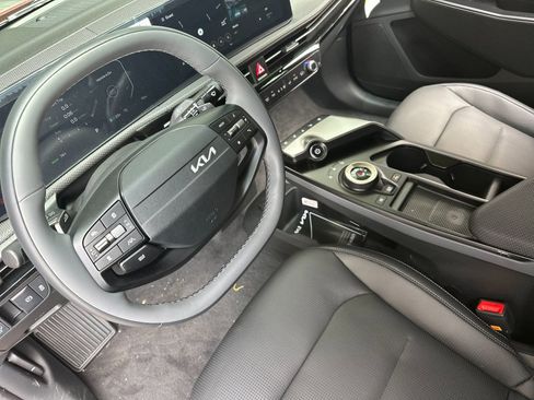 New 2025 Kia EV6 Wind image 9