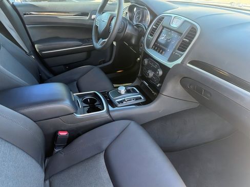 Used 2023 Chrysler 300 Touring w/ Sport Appearance Package image 13